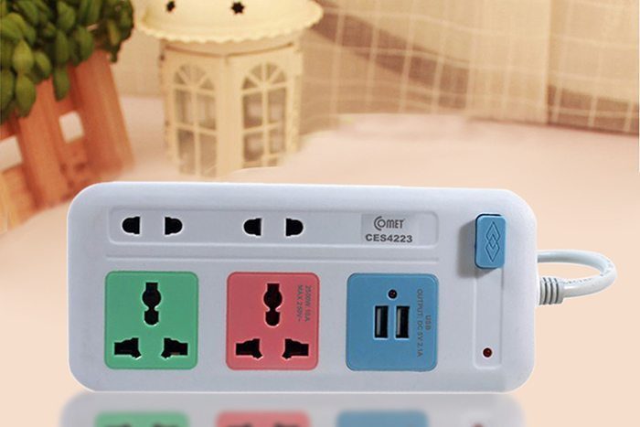 Ổ cắm điện nối dài Comet CES4223