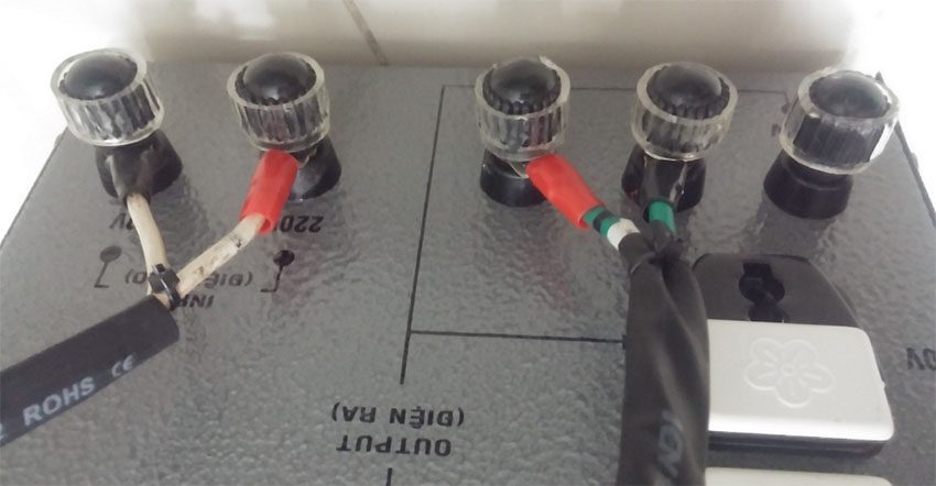 Ổn áp Robot Reno 2KVA 90V-250V - Hàng chính hãng