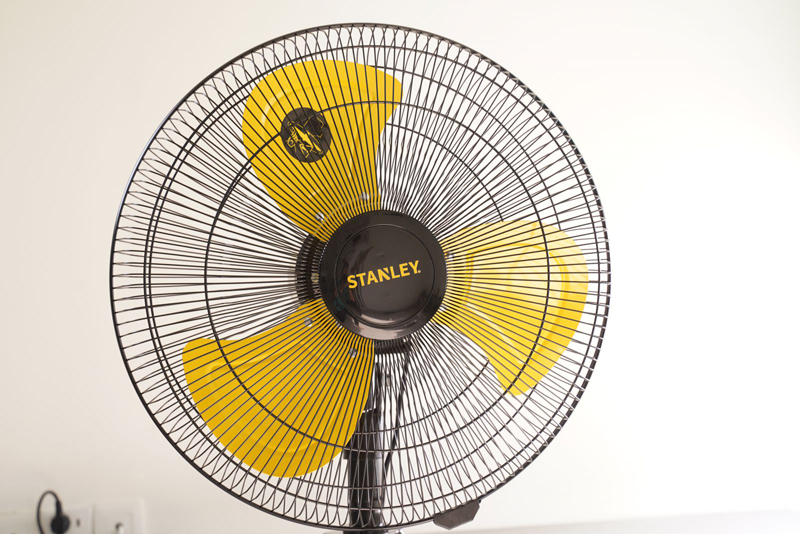 Quạt đứng công nghiệp Stanley SLF304616T - Hàng chính hãng