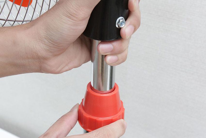 Chiều cao có thể điều chỉnh của quạt đứng công nghiệp Asia D2002