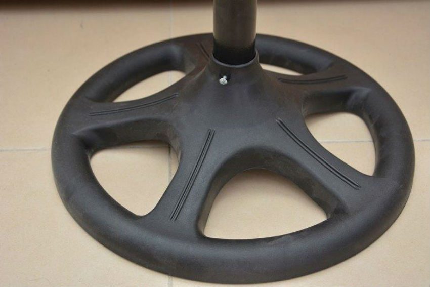 Chân đế vững chắc có để để trên mọi địa hình