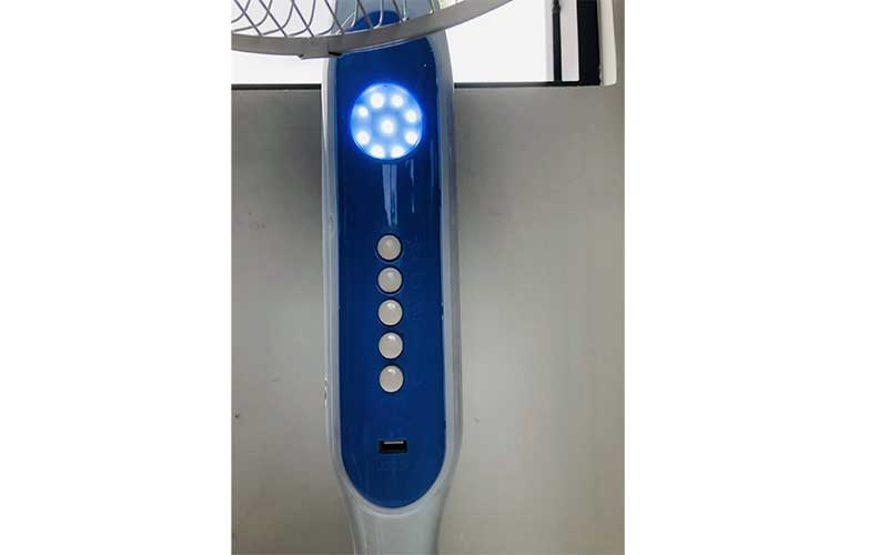 Điều khiển và đèn chiếu sáng của Quạt đứng năng lượng mặt trời Jindian JD188LL