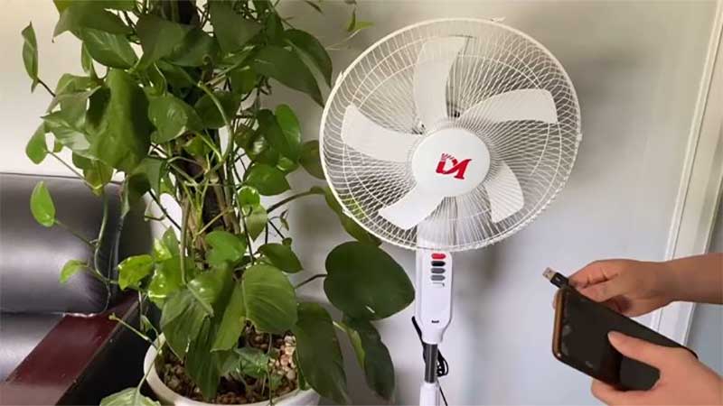 Quạt năng lượng mặt trời Jindian JD198LL - Hàng chính hãng