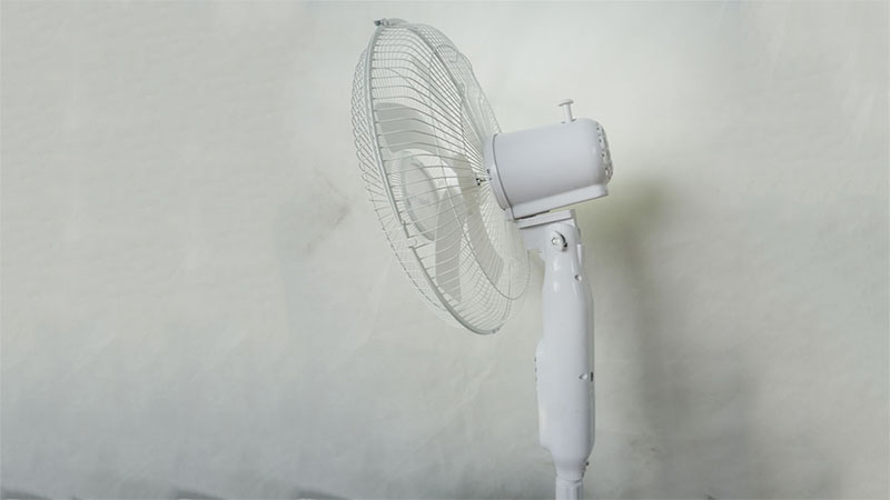 Quạt năng lượng mặt trời Lion LT-188 - Hàng chính hãng