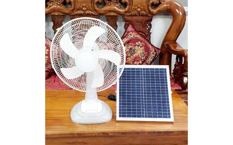 Quạt sạc năng lượng mặt trời Stand Fan JQ001-W