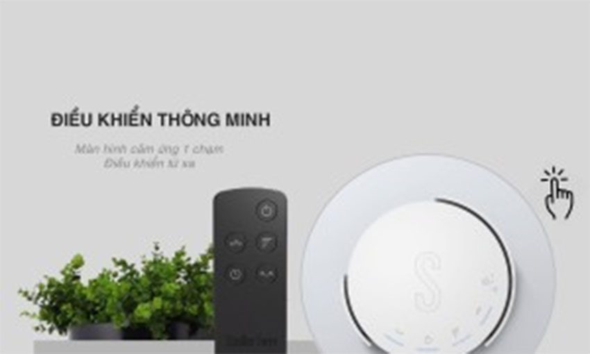 Quạt tháp Stadler Form Peter được trang bị remote điều khiển từ xa