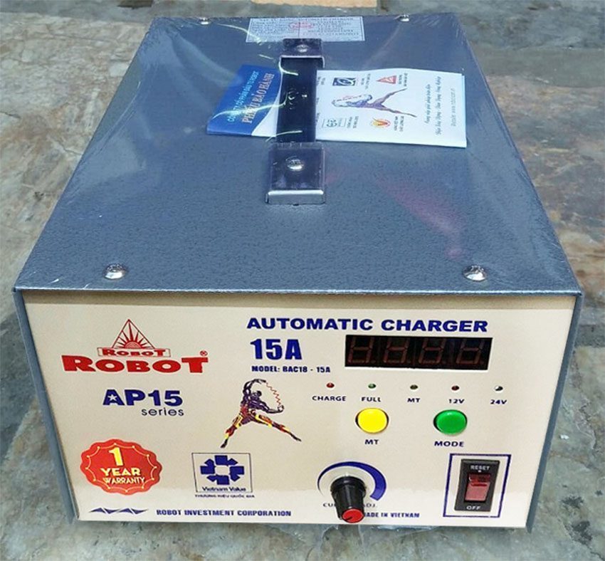 Sạc ắc quy tự động Robot BAC18-15A-AP15 - Hàng chính hãng