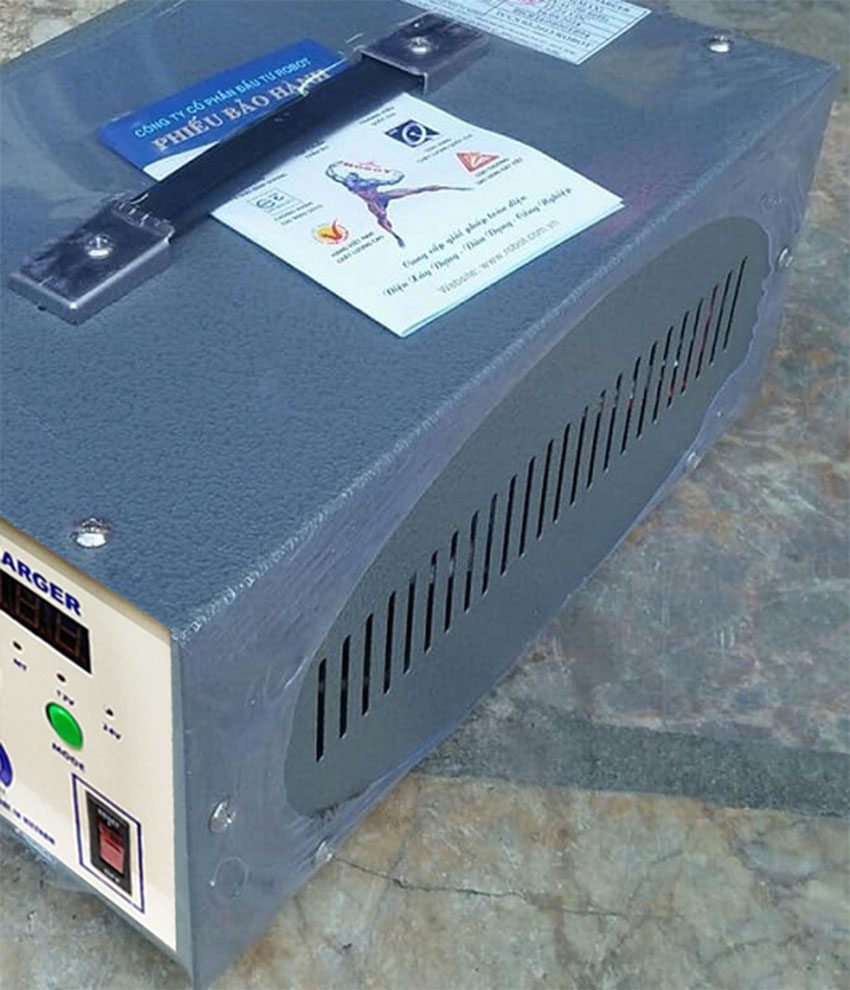 Sạc ắc quy tự động Robot BAC18-15A-AP15 - Hàng chính hãng