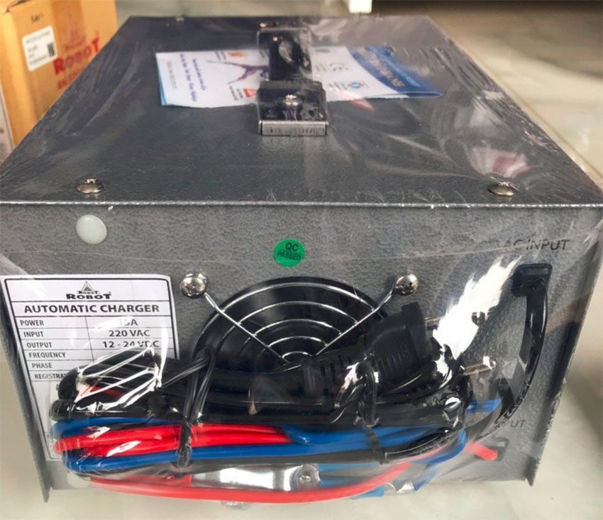 Sạc ắc quy tự động Robot BAC18-15A - Hàng chính hãng