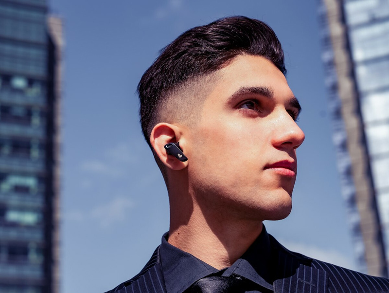 Thiết kế công thái học gọn nhẹ, tiện dụng tạo cảm giác thoải mái khi đeo