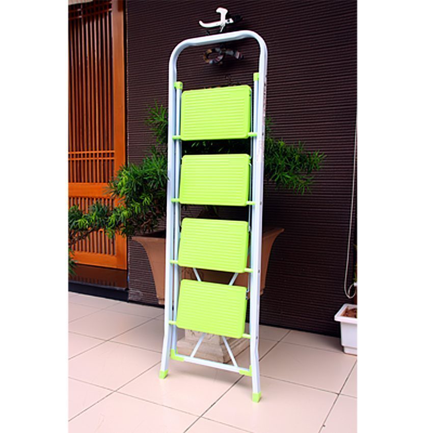 Thang ghế 4 bậc Advindeq ADS-404 khi gấp gọn 