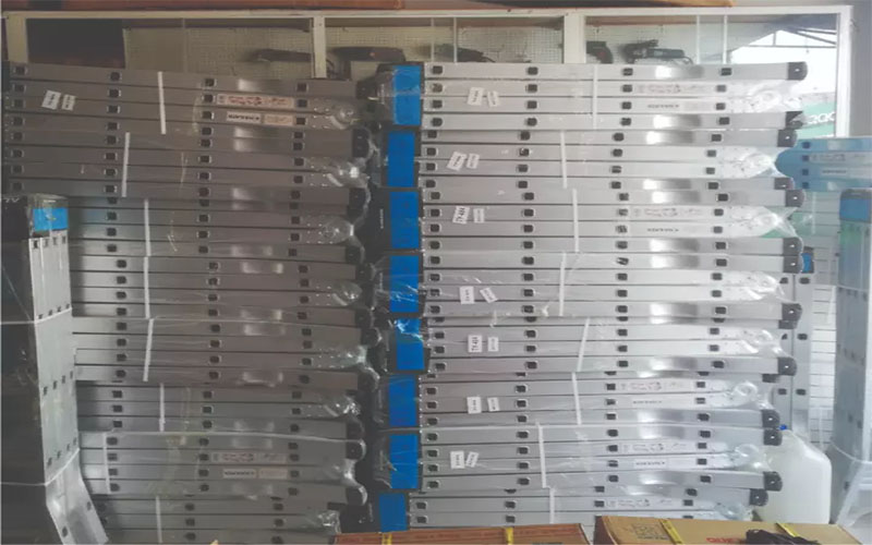 Thang nhôm gấp 4 đoạn Nakata TY-403 - Hàng chính hãng