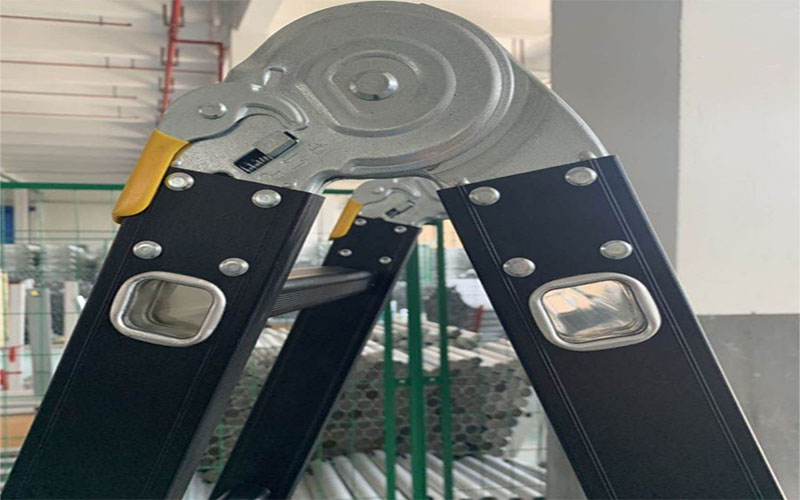 Khóa của Thang nhôm gấp bốn đoạn Sumika SKM203 New