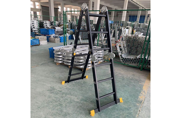 Thang nhôm gấp bốn đoạn Sumika SKM203 New