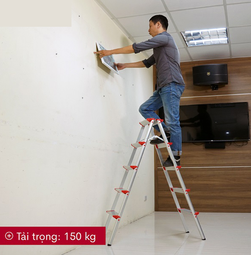 Thang chịu được tải trọng tới 150kg, chống móp méo, cong vênh