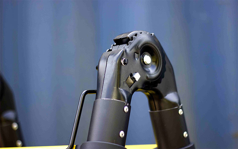 Chốt khóa của Thang nhôm rút đôi Sumika SKS560D