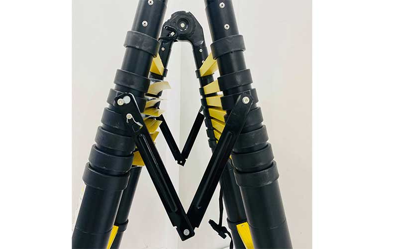 Chốt khóa của Thang nhôm rút đôi Sumika SKS740D