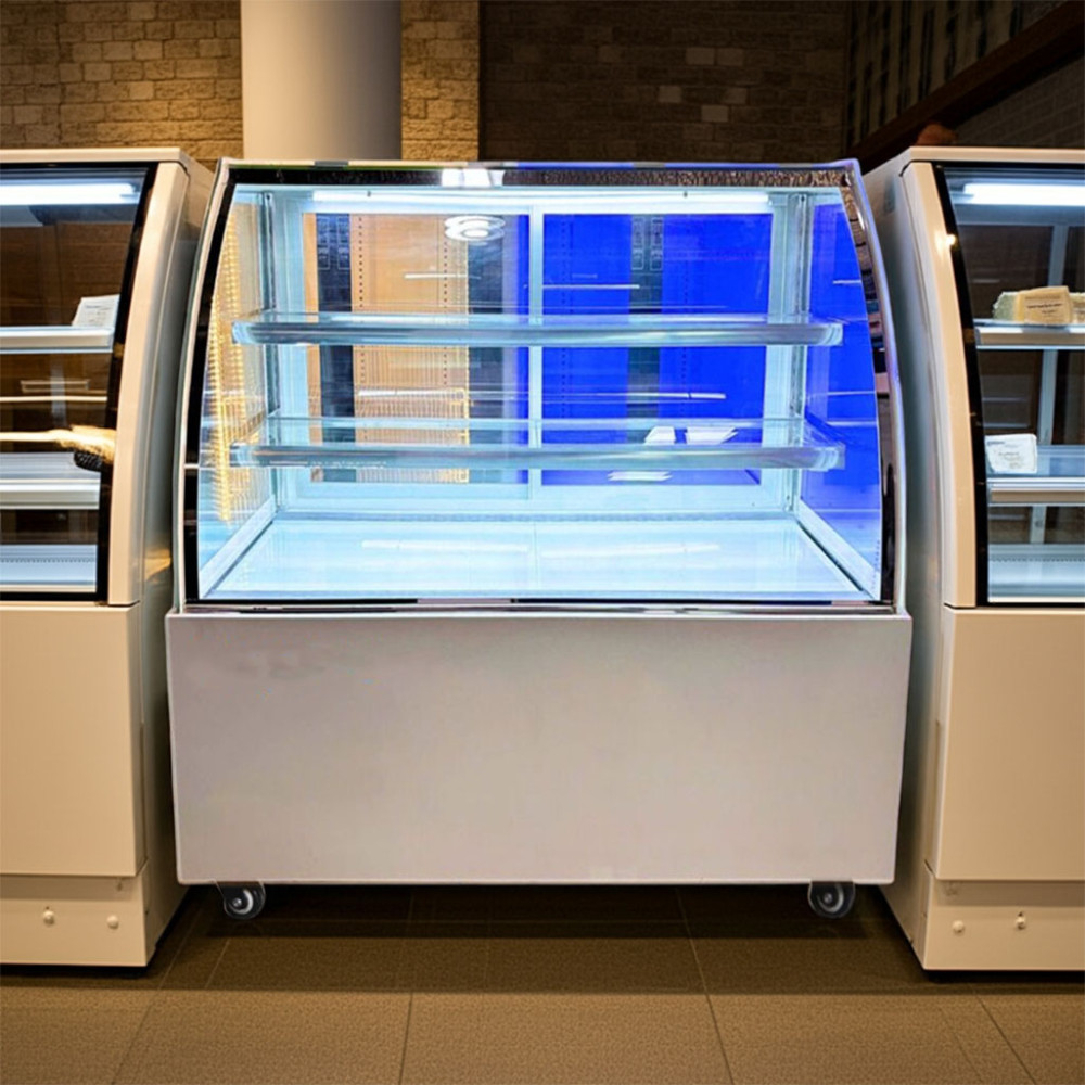 Tủ bánh kem kính cong 3 tầng Lightcool DG-900Z 288L - Hàng chính hãng