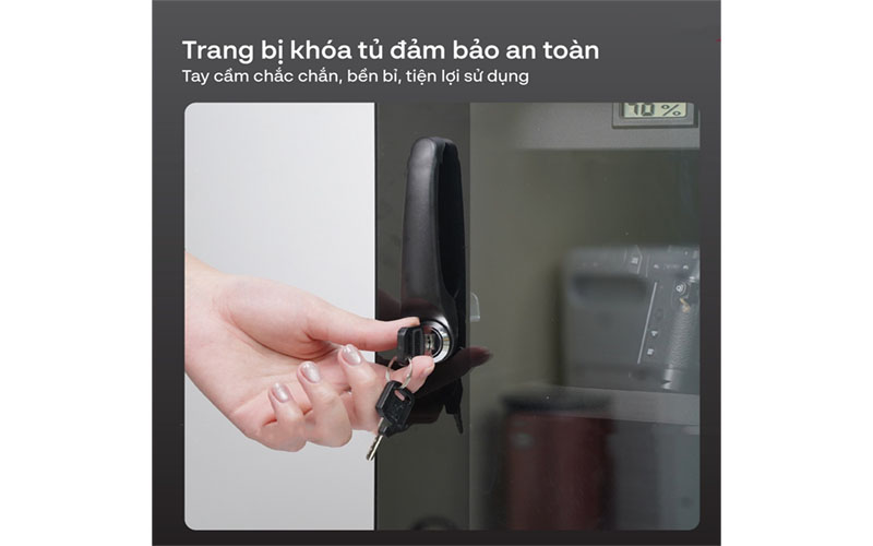 Khóa cửa của Tủ chống ẩm Fujihome DC-70E