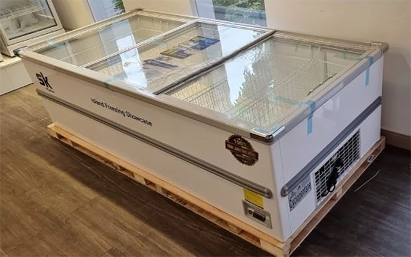 Tủ đông kính lùa Sumikura SKFS-1200F - Hàng chính hãng
