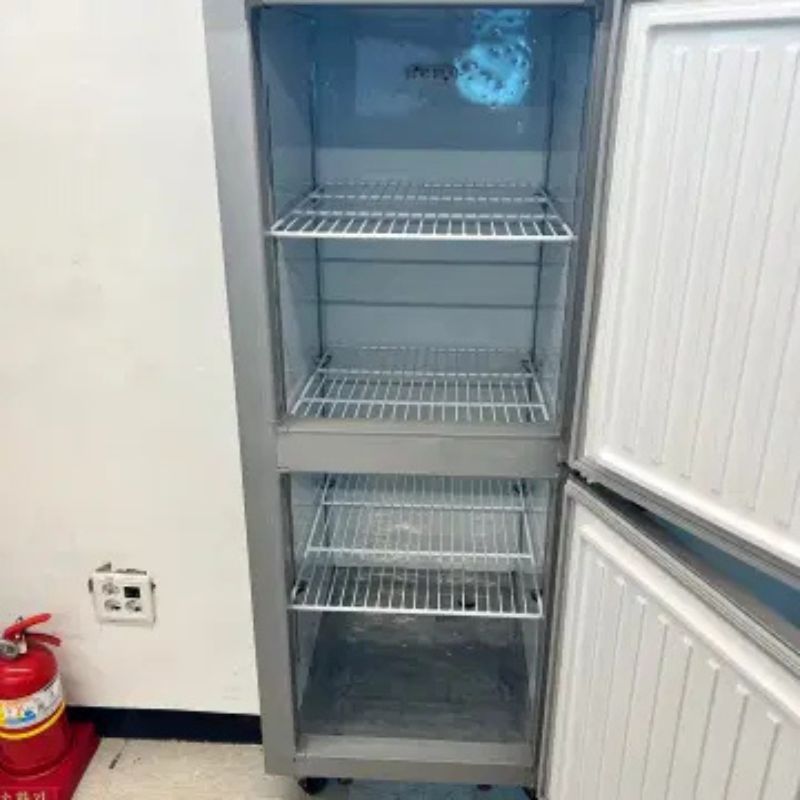 Tủ đông công nghiệp Woosung CWS-630F - Hàng chính hãng