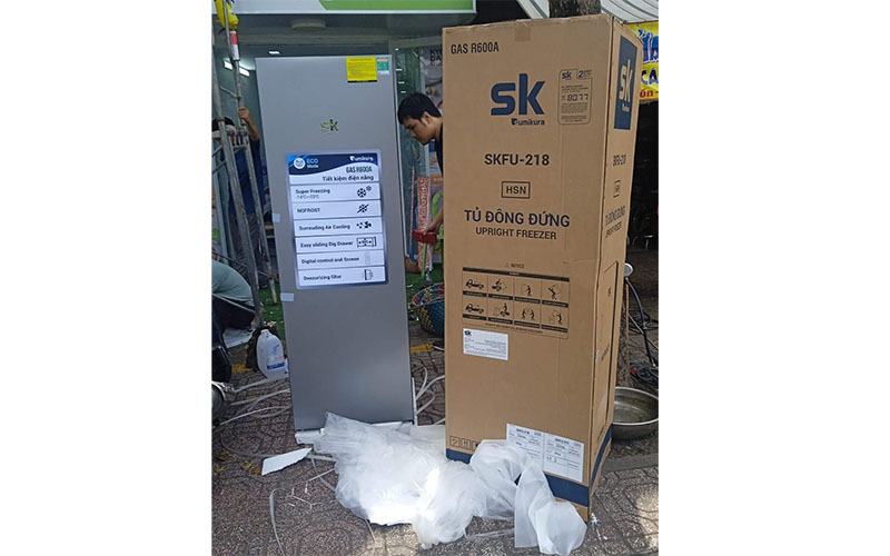 Tủ đông đứng Sumikura SKFU-218.HSN - Hàng chính hãng