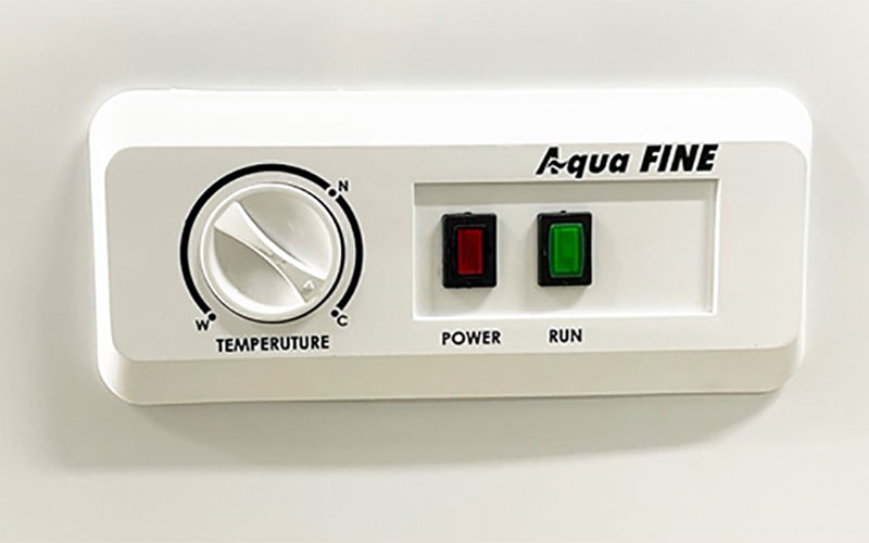 Tủ đông kính cong lùa Aquafine JW-245FR - Hàng chính hãng