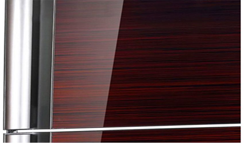 Thiết kế mặt tủ kính của tủ lạnh Inverter Sharp SJ-XP430PG-BK