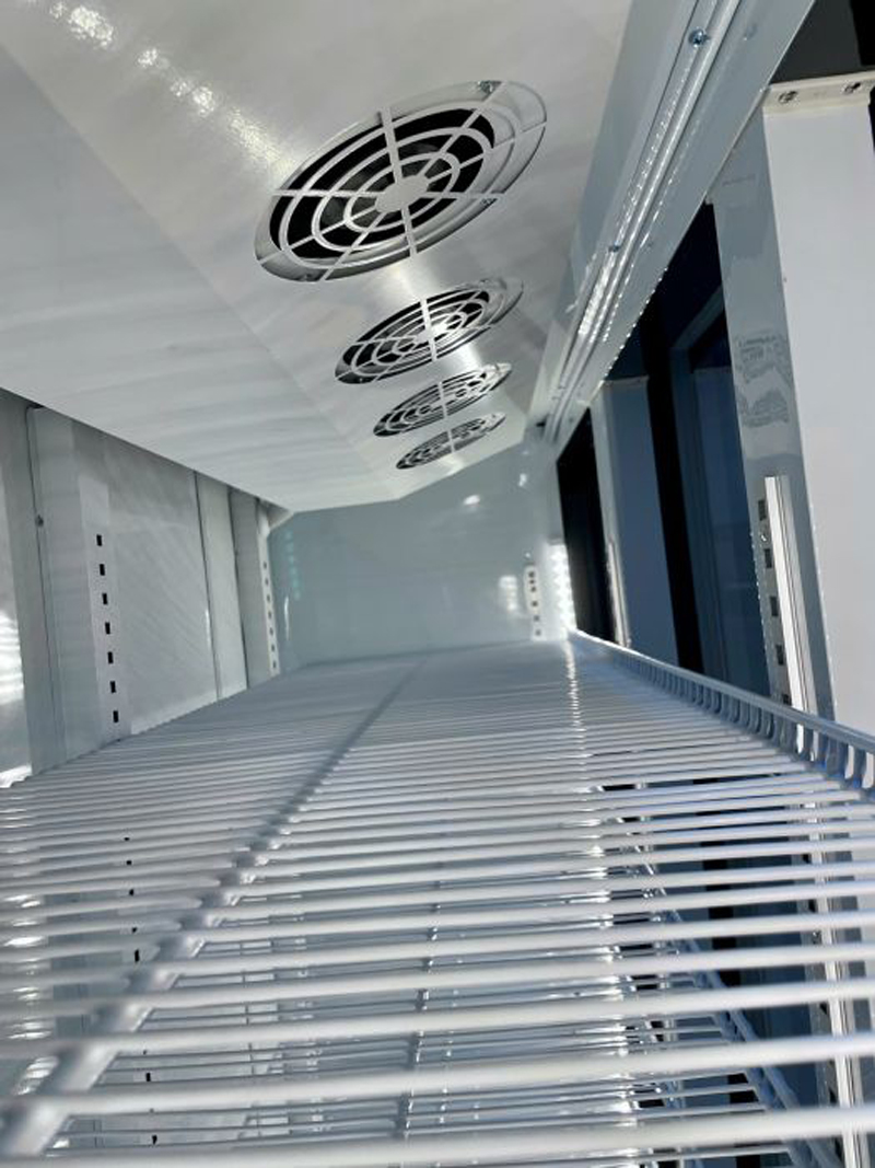 Tủ mát trưng bày 3 cánh kính Lightcool LS-1670 - Hàng chính hãng