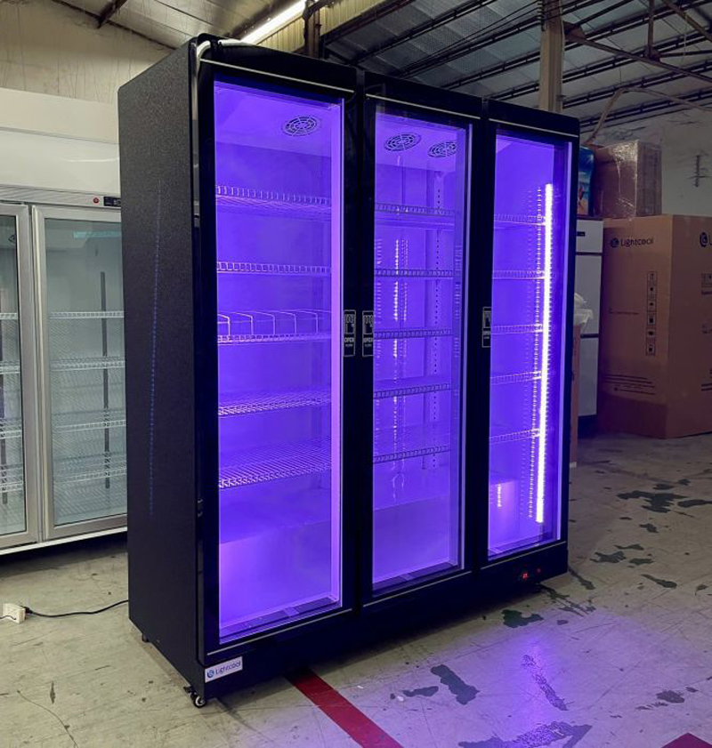 Tủ mát trưng bày 3 cánh kính Lightcool LS-1670 - Hàng chính hãng