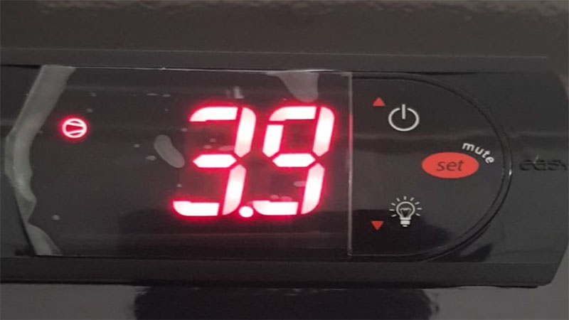 Bảng điều khiển của Tủ mát cửa kính Inverter Sanden OEM-1205i