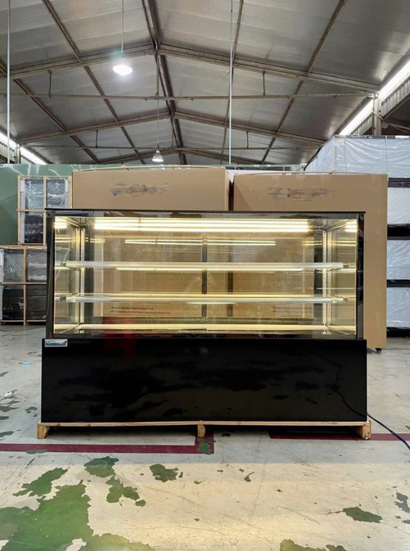 Có hệ thống sưởi 1 mặt kính chống đọng sương