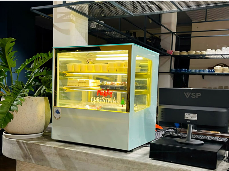 Hệ thống chiếu sáng bằng đèn LED làm nổi bật sản phẩm và thi hút khách hàng