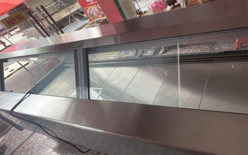 Tủ mát trưng bày thịt nguội Sanaky VH-2500T
