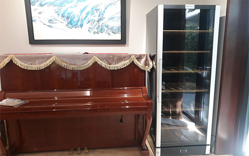 Tủ rượu Electrolux Vintec V190SG2EAL - Hàng chính hãng