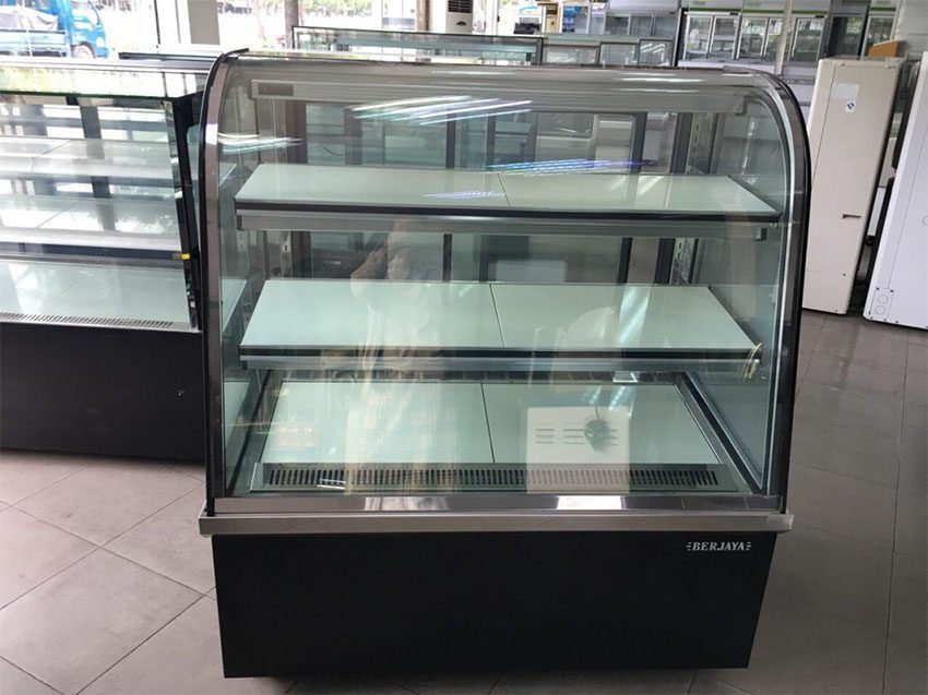 Tủ trưng bày bánh kính cong Berjaya CCS24SB13-2FB - Hàng chính hãng