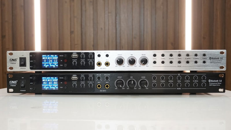 Có 2 màu đen và bạc cho khách lựa chọn