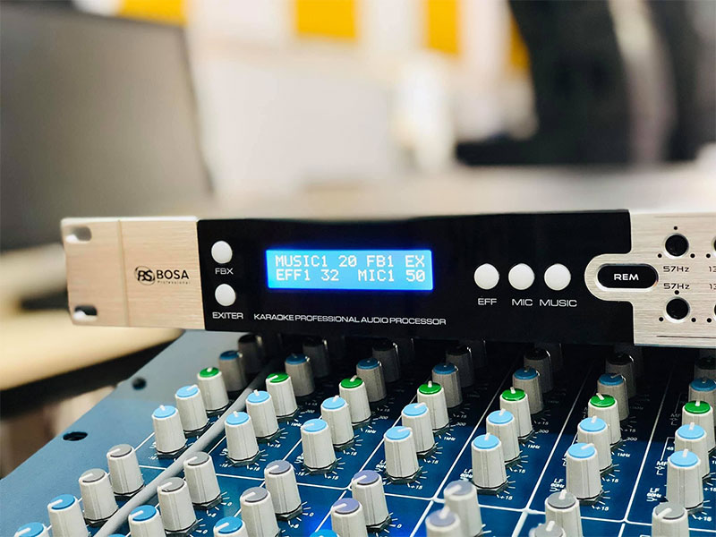 Vang số karaoke Bosa W7 - Hàng chính hãng