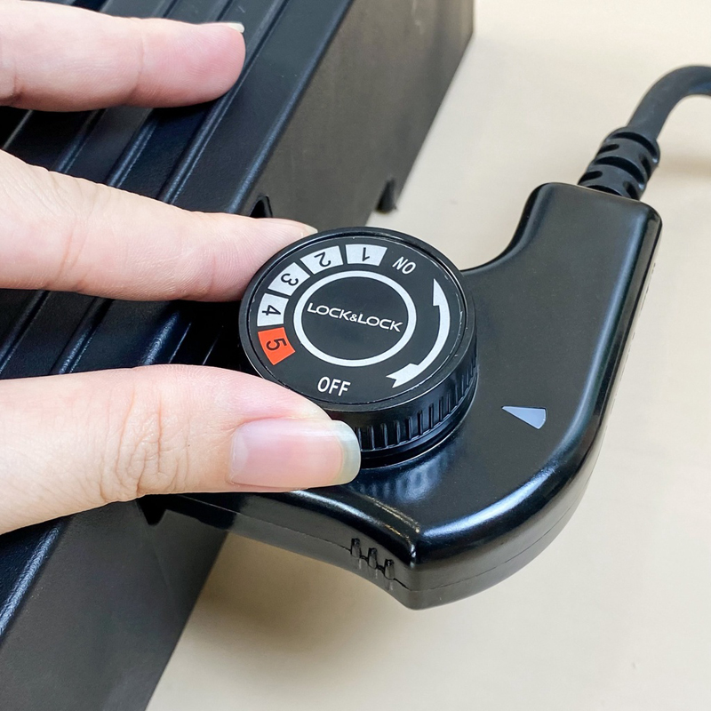 Vỉ nướng điện LocknLock EJG236BLK - Hàng chính hãng