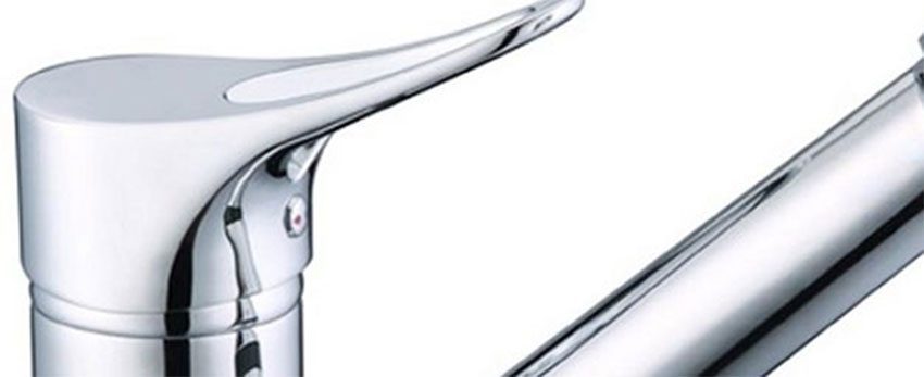 Vòi rửa chén nóng lạnh Sevilla SV-834 với thiết kế cần gạt dễ dàng sử dụng