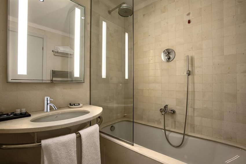 Vòi rửa mặt nóng lạnh American Standard WF-2601 - Hàng chính hãng