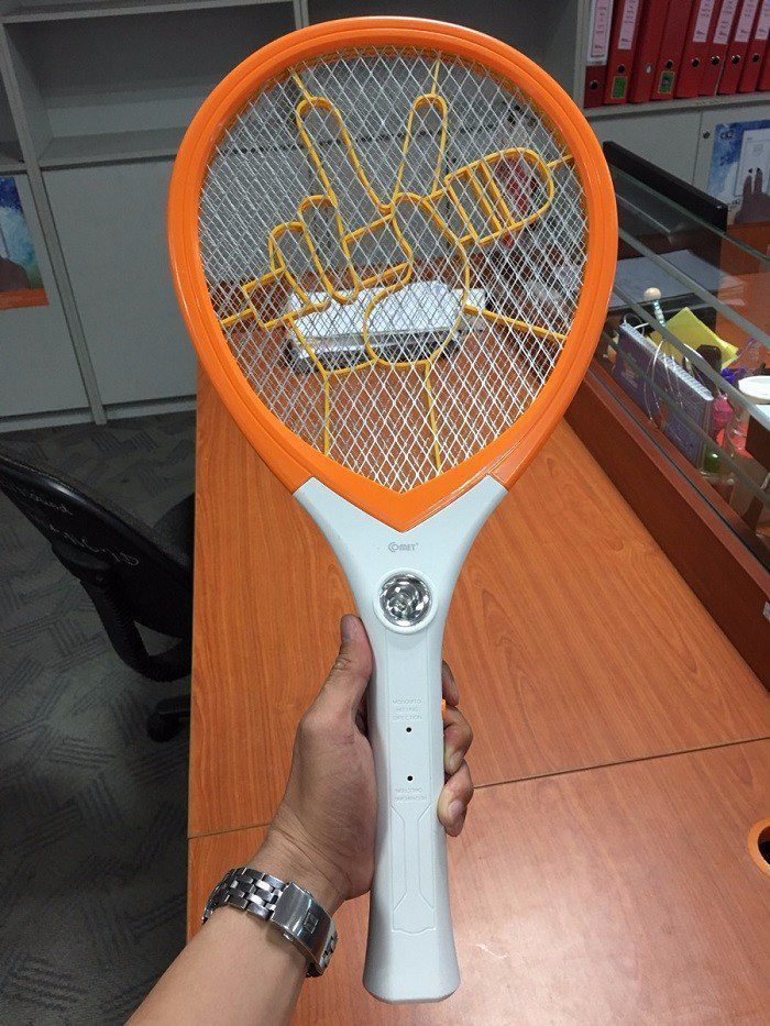 Vợt muỗi điện cao cấp Comet CP037