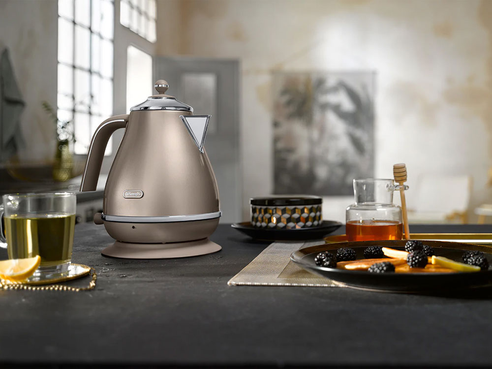 Ấm đun nước Delonghi KBOT2001.BG (1.7 lít) - Hàng chính hãng