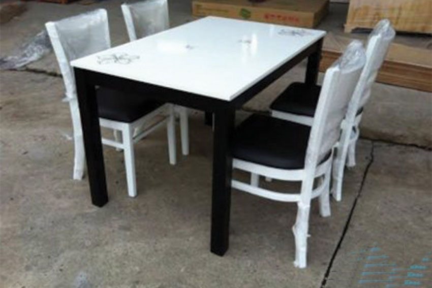Bàn ăn xuất Hàn Quốc mặt đá kích thước 1150x750x720