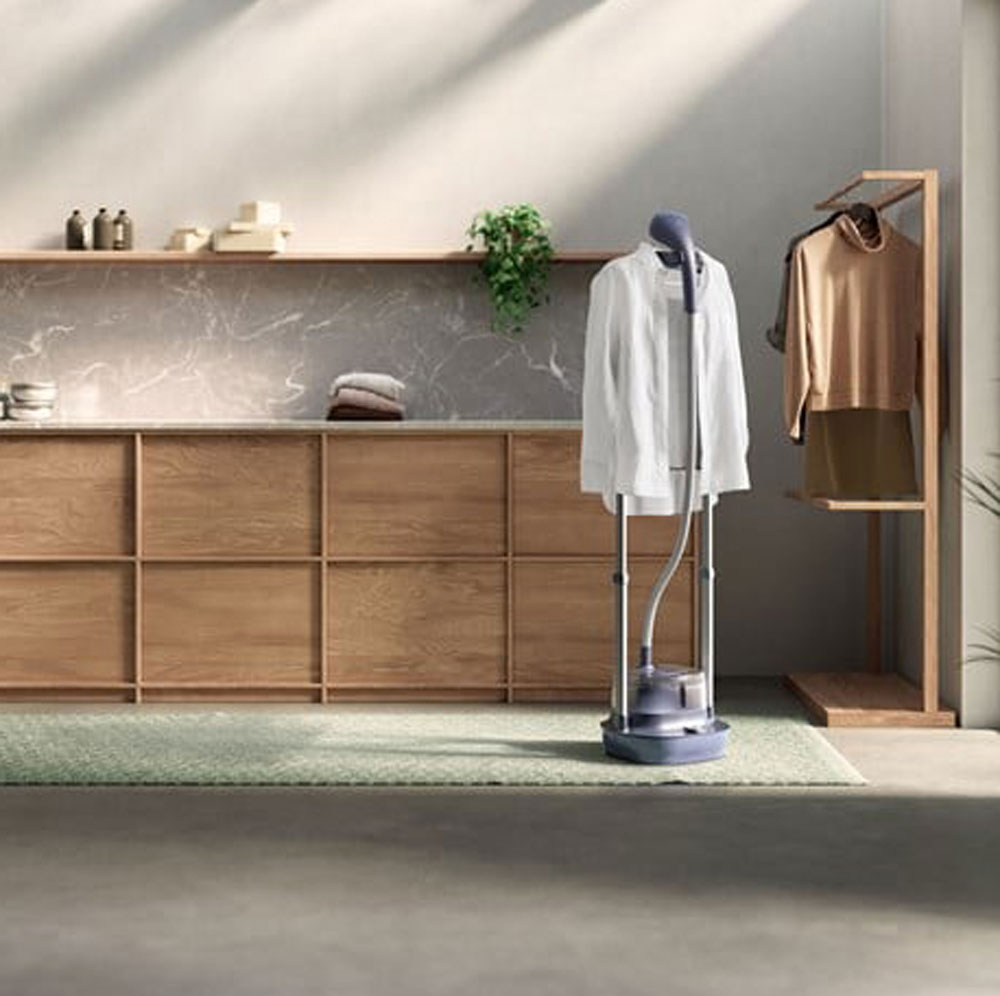 Bàn ủi hơi nước đứng Electrolux E5GS1-44MN - Hàng chính hãng