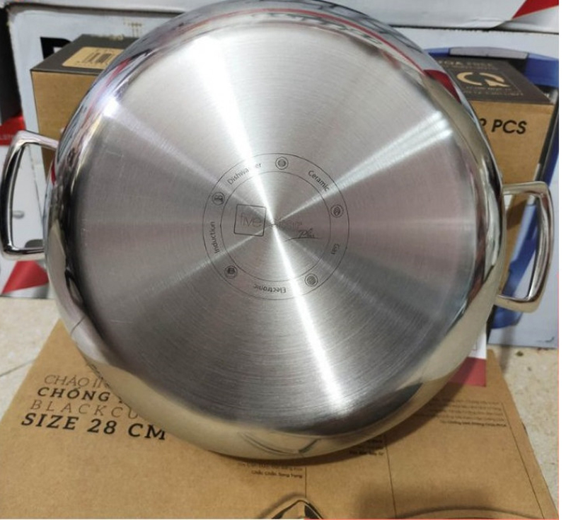 Được thiết kế với 3 lớp: inox 304 - nhôm - inox 430 vô cùng bền bỉ 