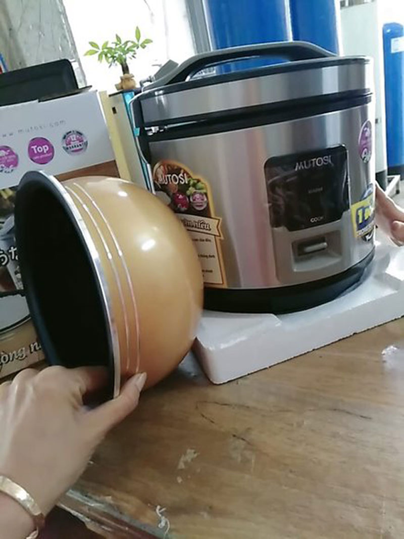 Nồi cơm điện nắp gài Mutosi MR-36PS - Hàng chính hãng