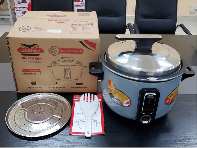 Nồi cơm nắp rời Ladomax HA-7142 có dung tích 4.2 lít