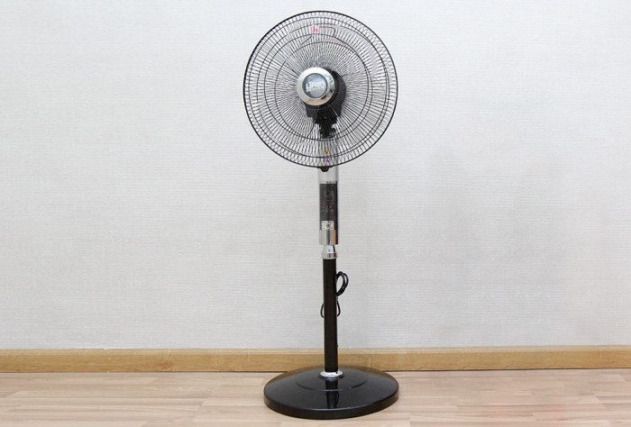 Quạt đứng Lifan Đ16RC8 - Hàng chính hãng