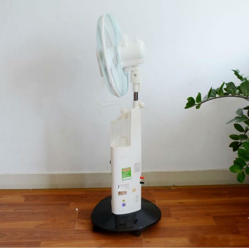 Quạt sạc phun sương Iruka I-80 - Hàng chính hãng